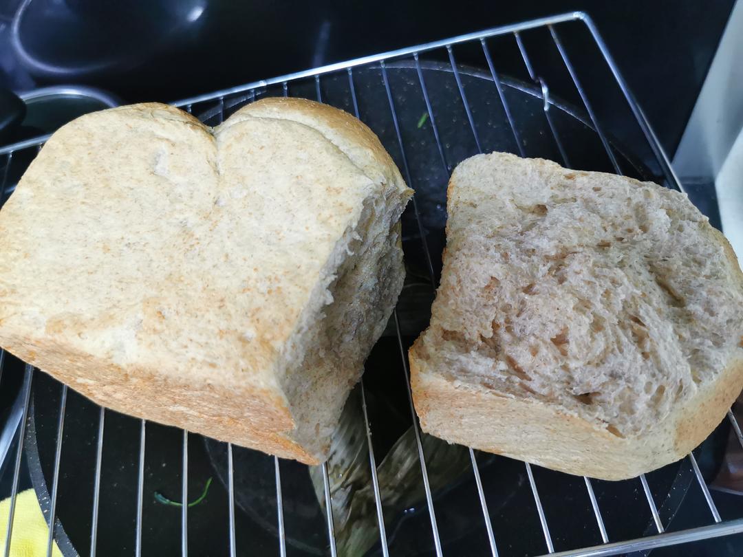 50%全麦吐司｜低糖低脂，吃起来不像是吃全麦的全麦吐司！