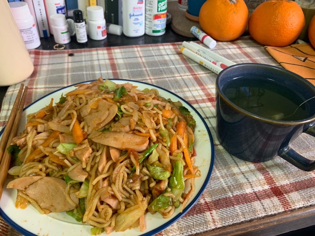 焼きそば（日式酱油炒面）