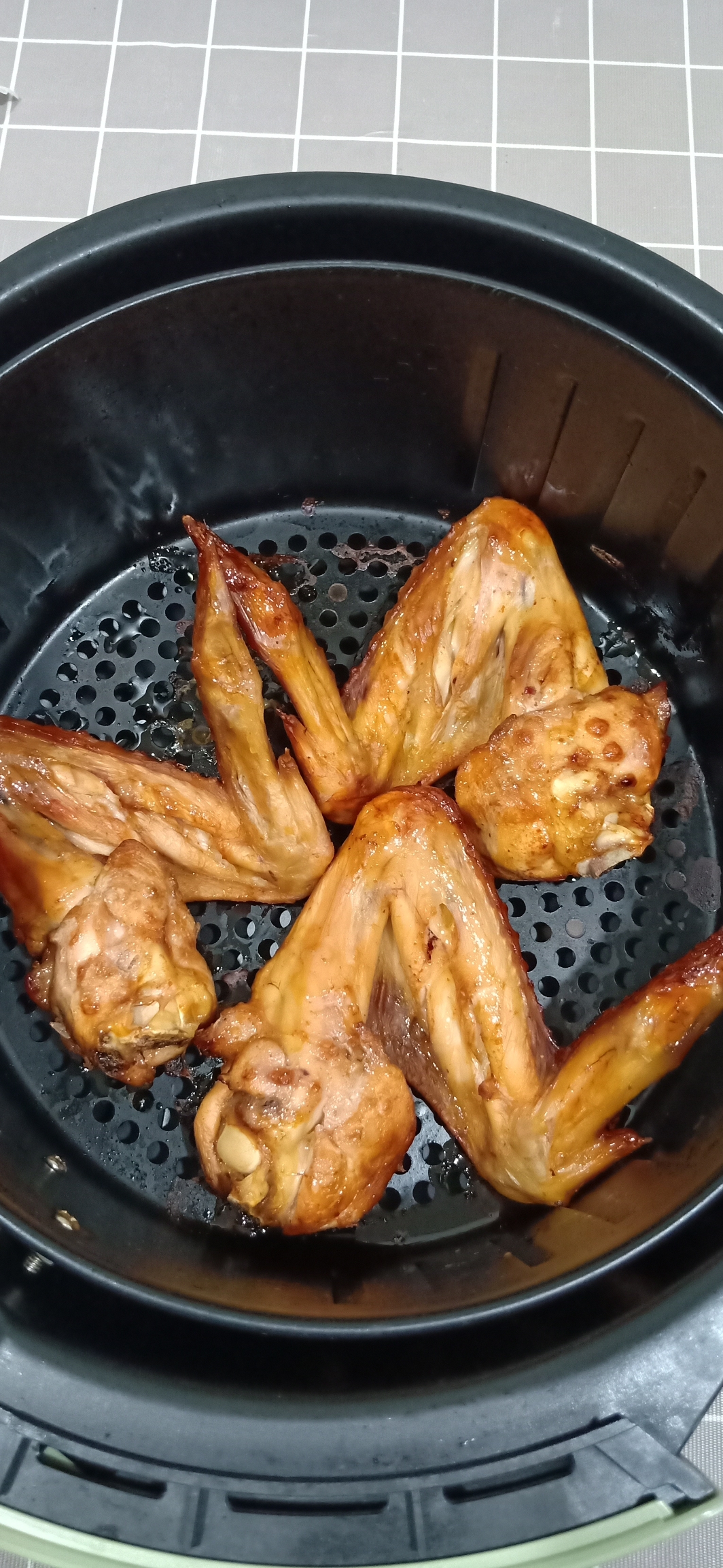 空气炸锅——美味烤全翅和烤鸡大腿的做法 步骤12