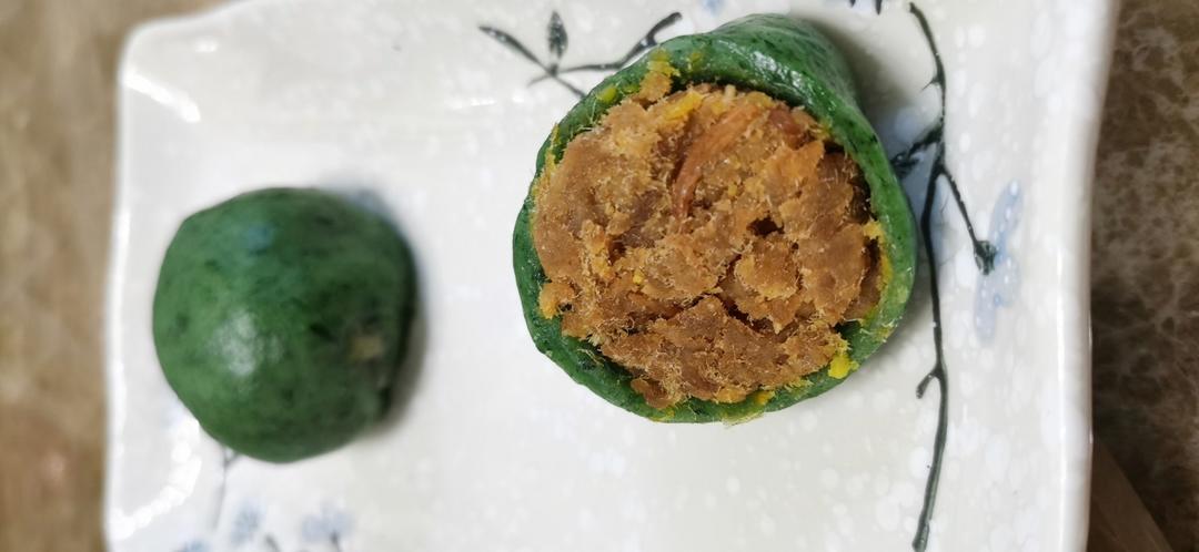 软糯不发硬的肉松蛋黄艾叶青团的做法
