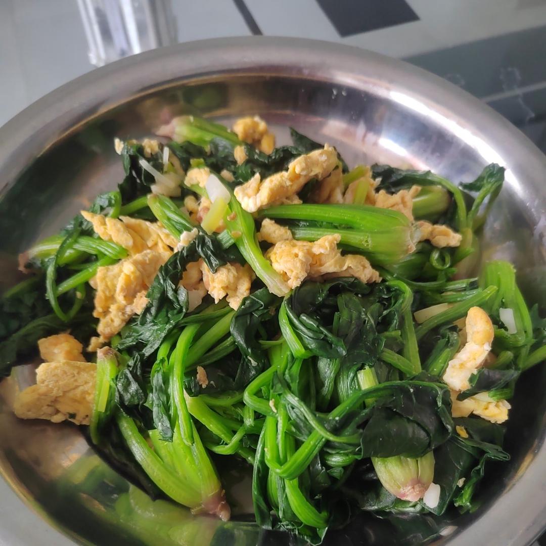 可缓解用眼疲劳的鸡蛋炒菠菜来啦