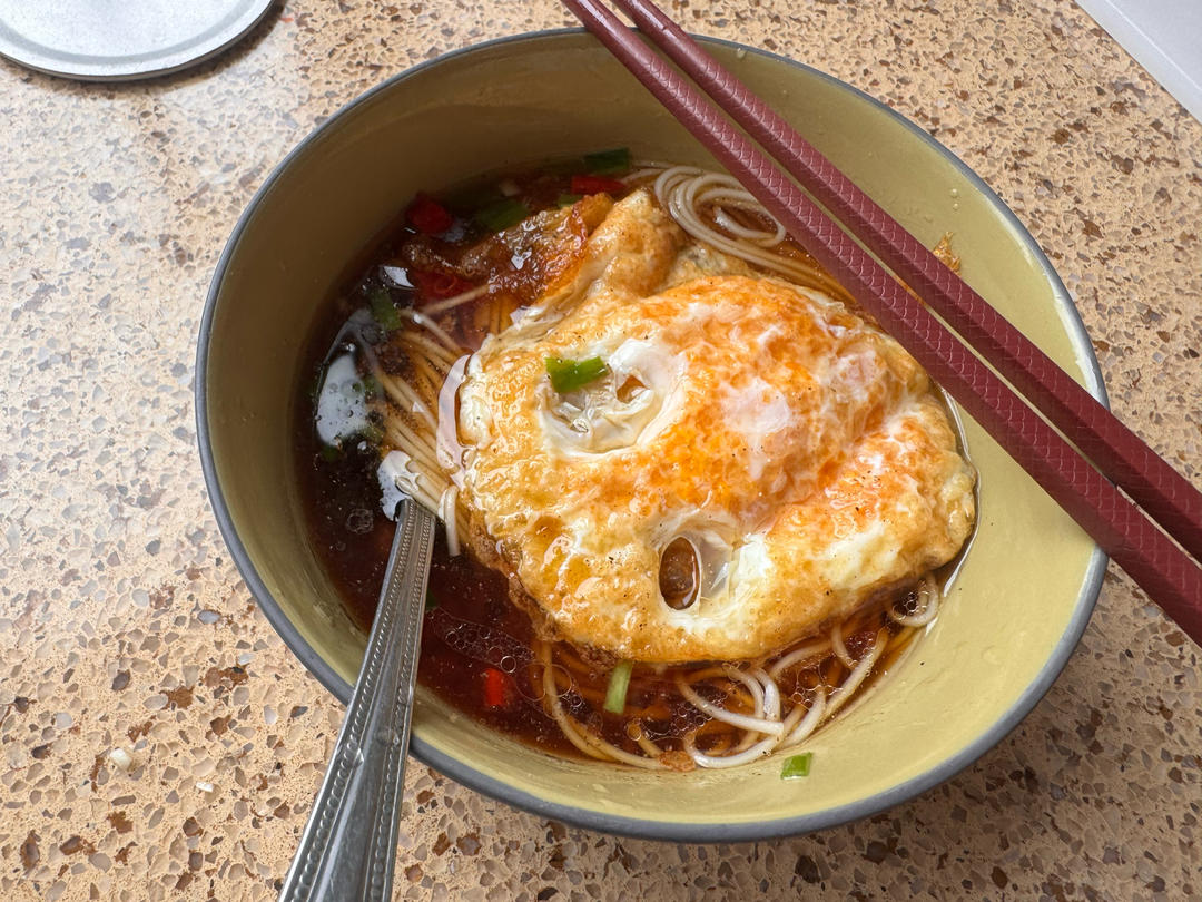 一碗热汤面