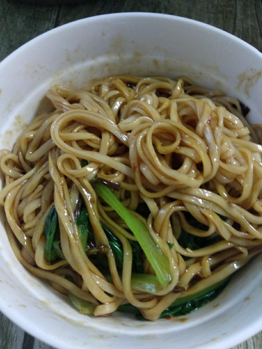 10分钟搞定的一碗葱油拌面