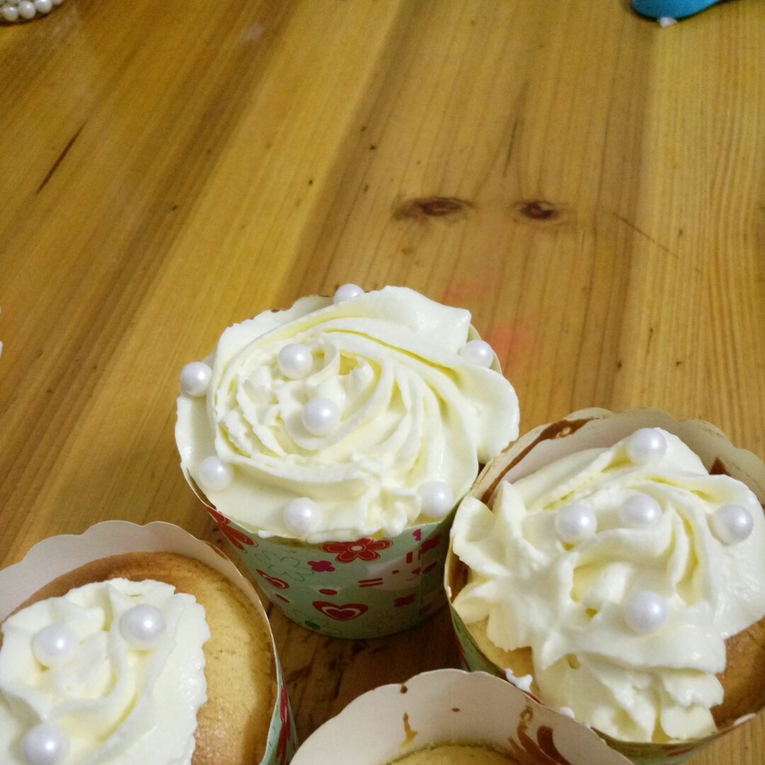 不会回缩的纸杯蛋糕--海氏烤箱定制