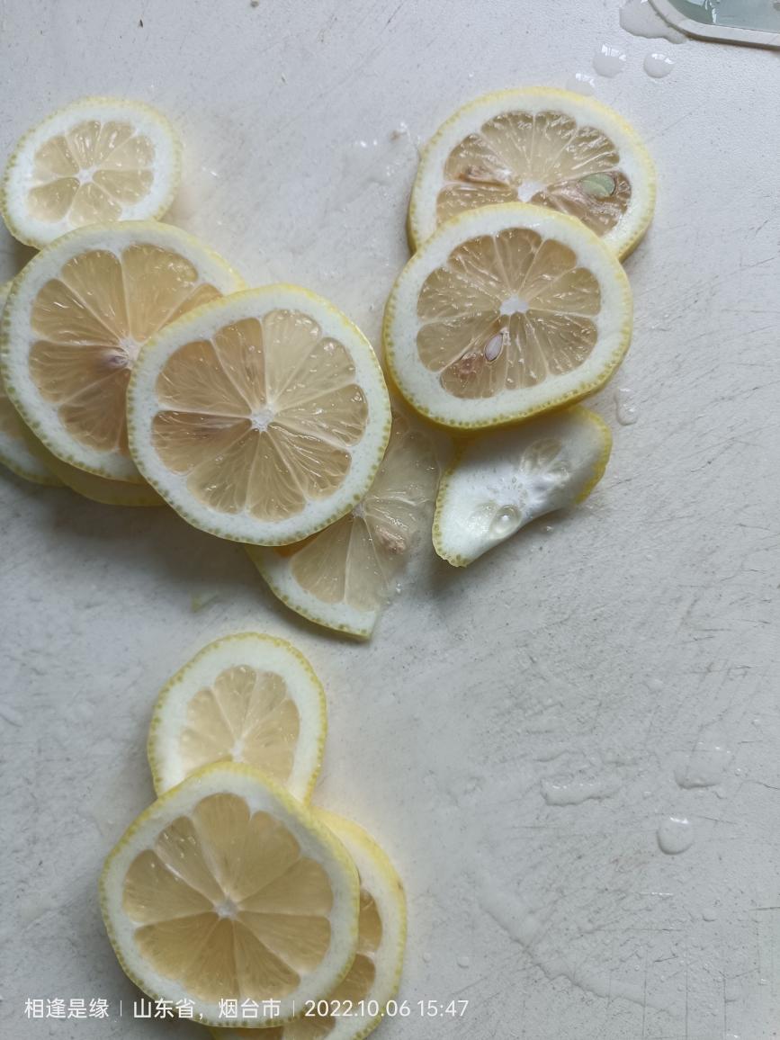 柠檬鸡爪的做法 步骤4