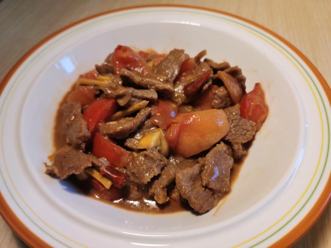 番茄牛肉の焖炒