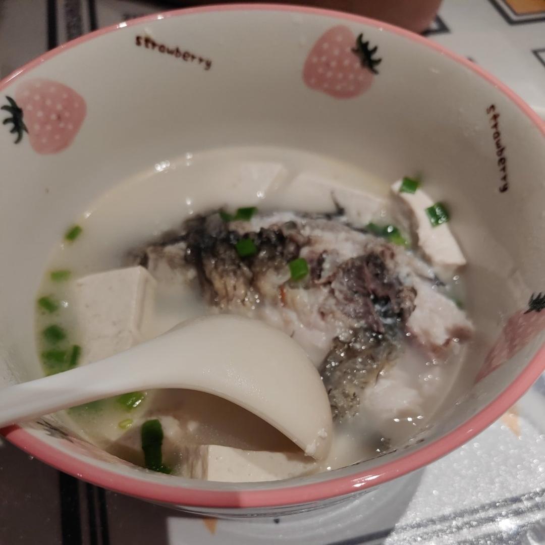 奶白鲫鱼豆腐汤|一条鱼最后的温柔
