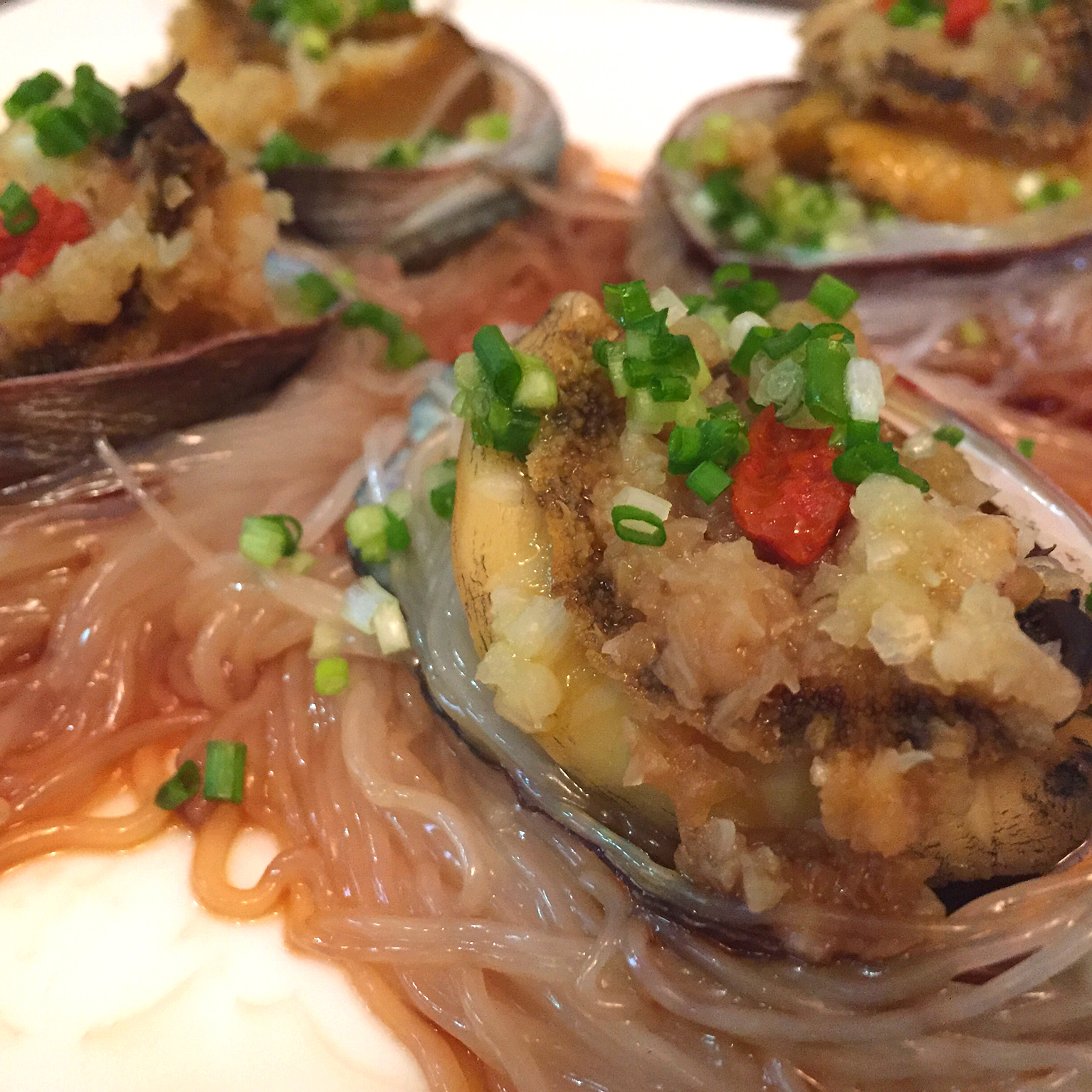 蒜蓉粉丝蒸鲍鱼