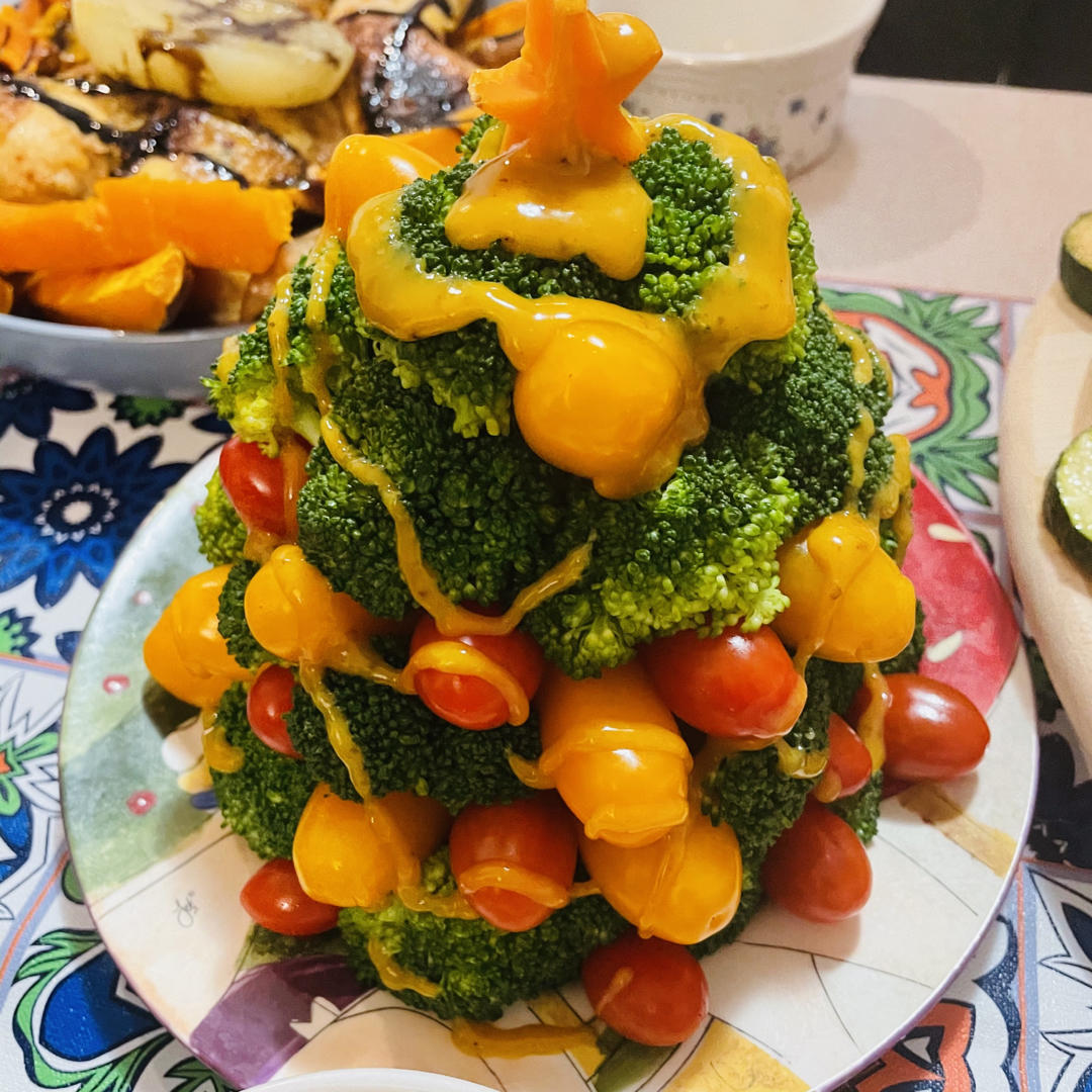 土豆泥西兰花圣诞树沙拉