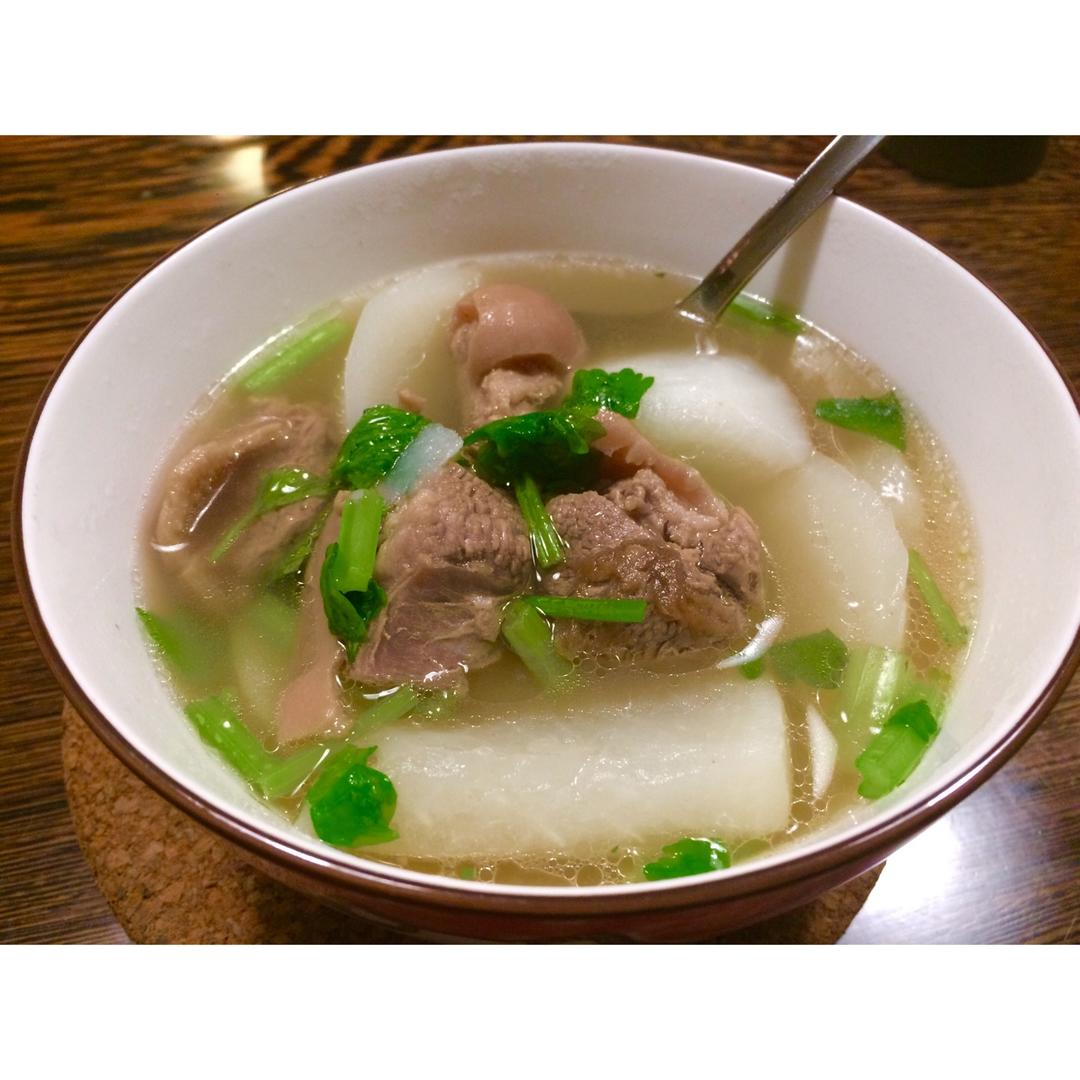 冬日御寒羊肉汤