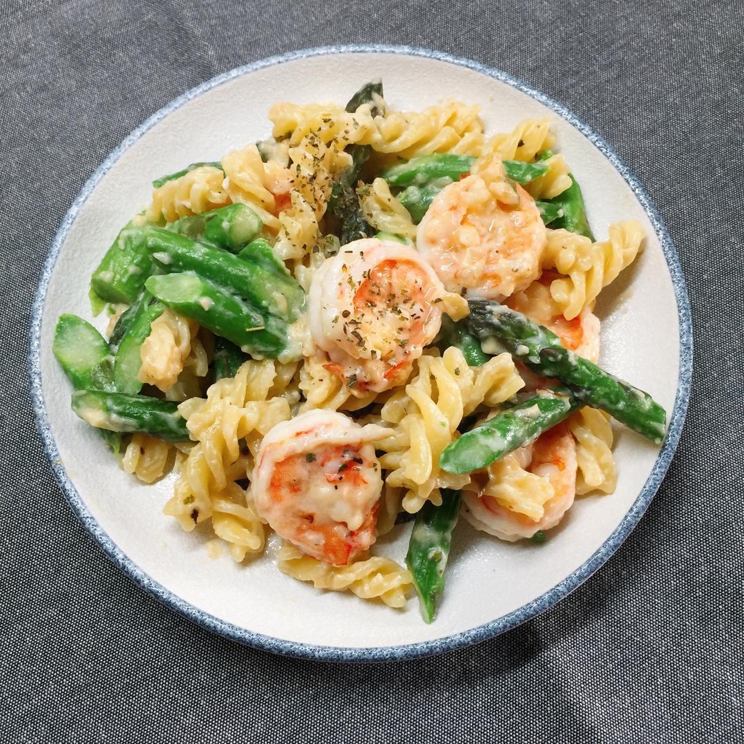 奶油虾球芦笋意面
