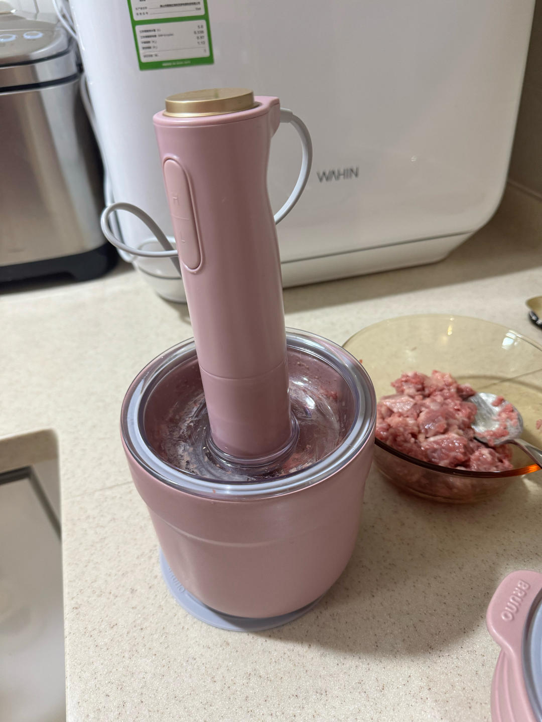 超级新鲜牛肉馅做的汉堡牛肉饼
