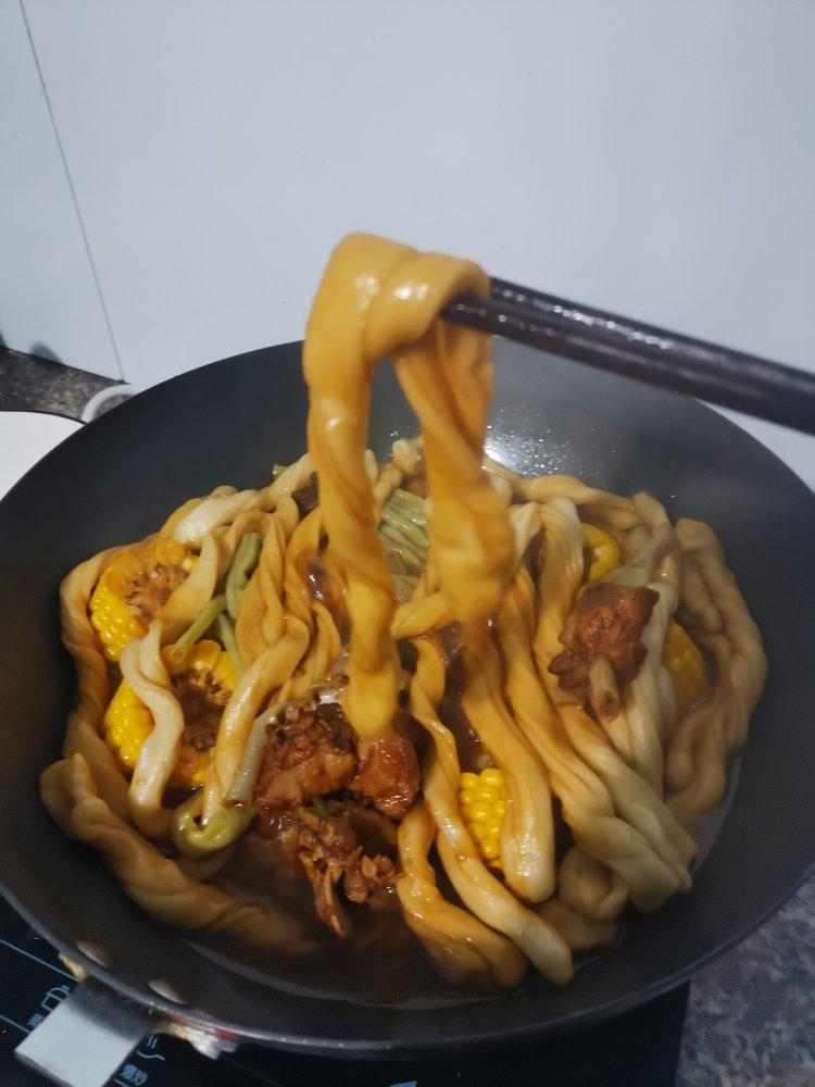 太好吃了吧！豆角排骨焖卷子