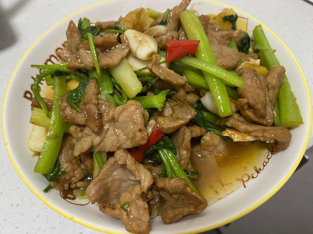小炒黄牛肉，肉嫩味香！太好吃了简直是米饭杀手！