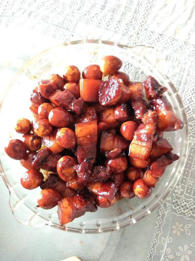 加了鹌鹑蛋后，这盘红烧肉，美味的逆天啦——鹌鹑蛋烧肉（孔瑶食谱）