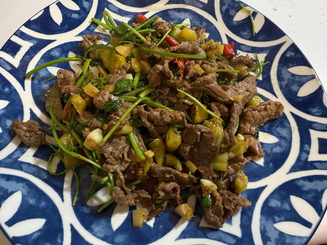 小炒黄牛肉，肉嫩味香！太好吃了简直是米饭杀手！