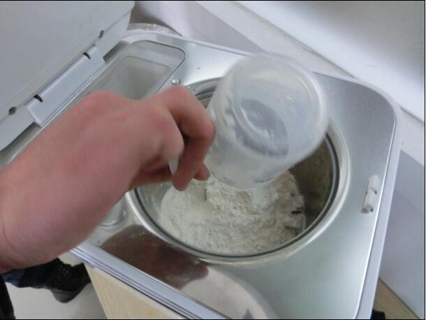 自制米粉的做法 步骤1