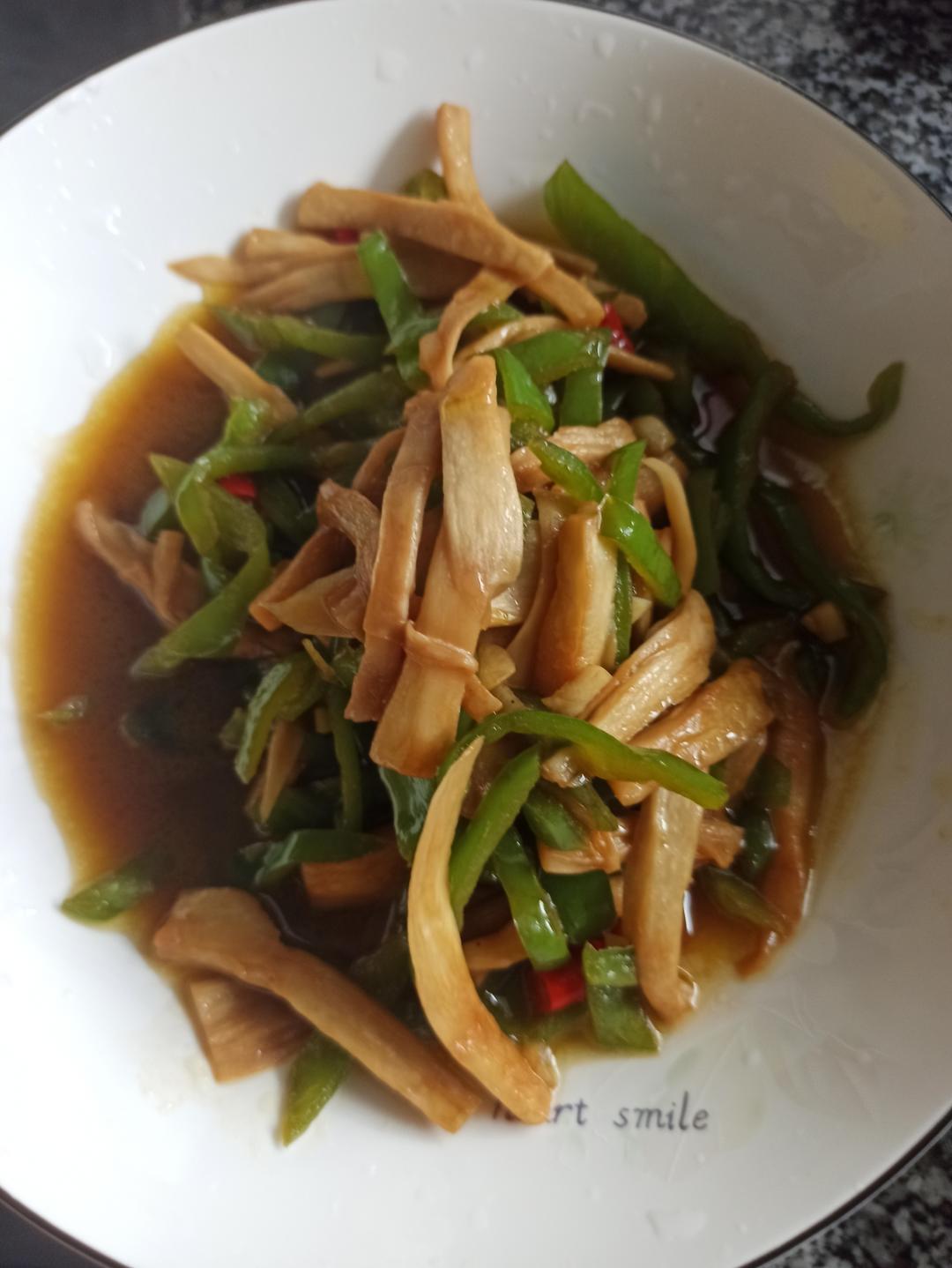 青椒素炒杏鲍菇