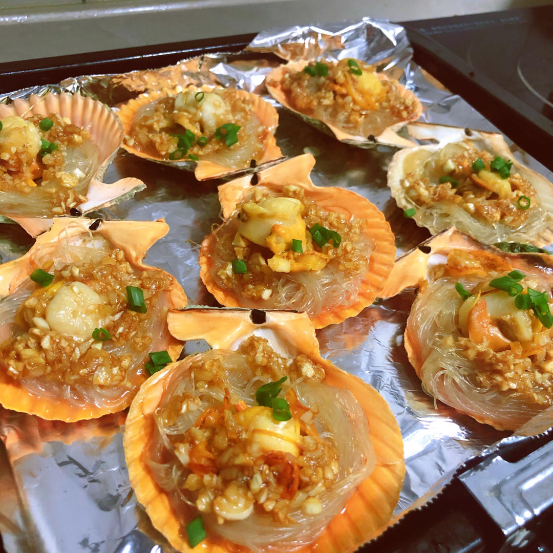蒜蓉粉丝蒸扇贝粉丝入味有诀窍