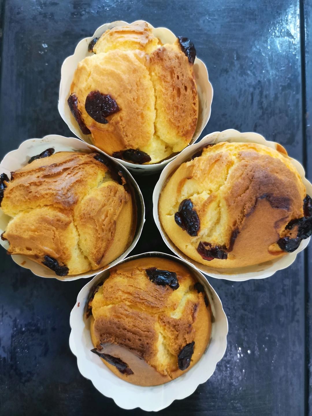 不用打发蛋清，搅一搅就能做的蔓越莓马芬蛋糕！