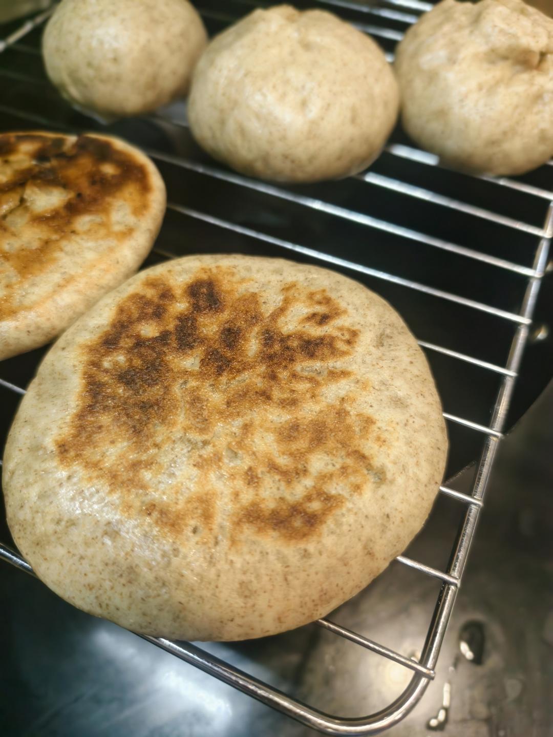 发面烙饼，平底锅也能很好的烙肉饼