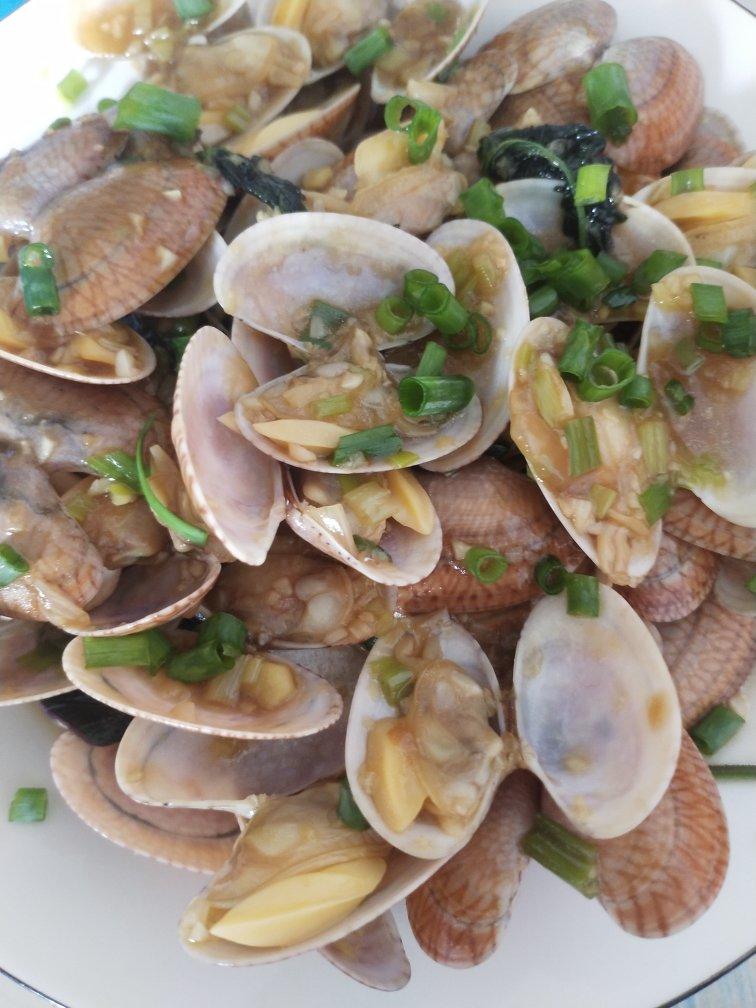 爆炒蒜香蚝油花甲