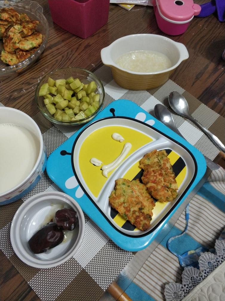 懒人版青椒胡萝卜土豆饼儿童餐1岁+儿童土豆鸡蛋蔬菜饼的做法