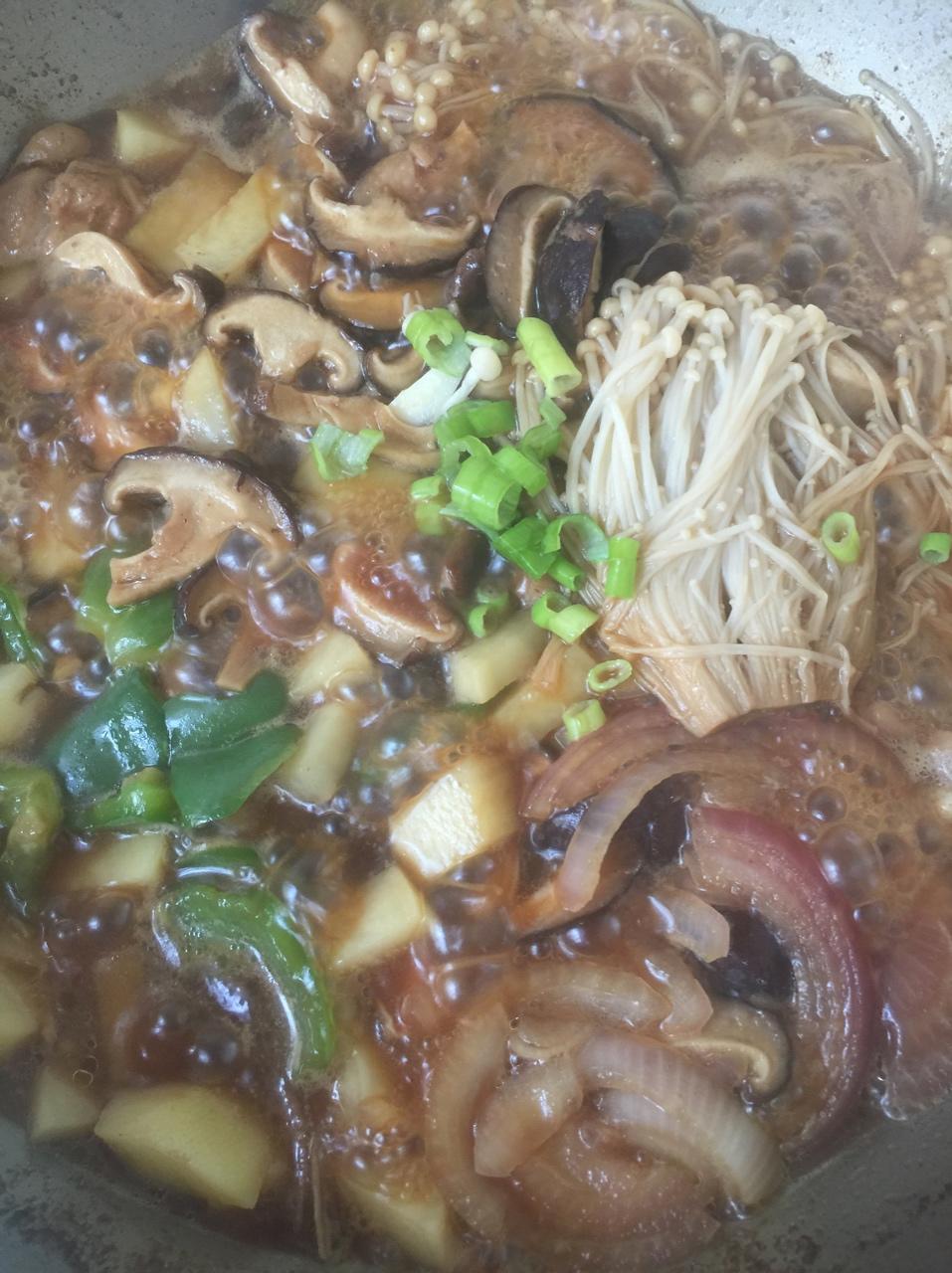 【黄焖鸡米饭】