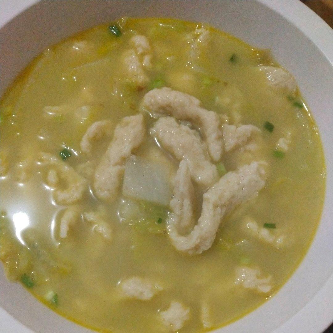 不用揉面就能吃的美味面食——西红柿小鱼面疙瘩