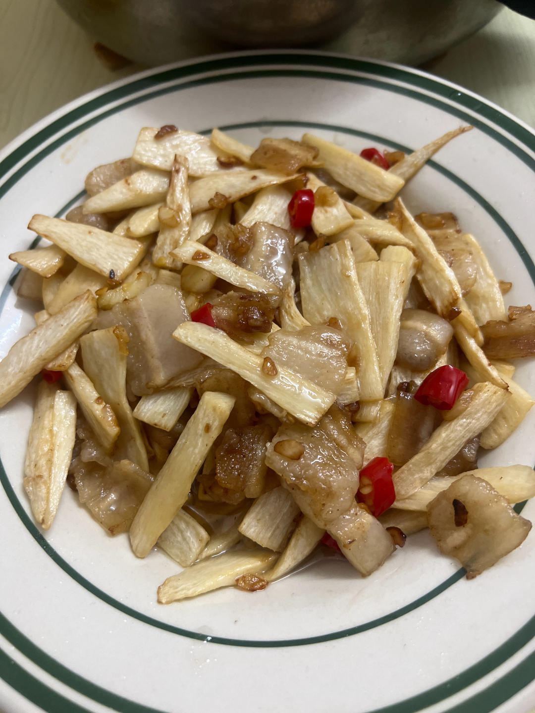 茭白这样做百吃不厌，茭白炒肉