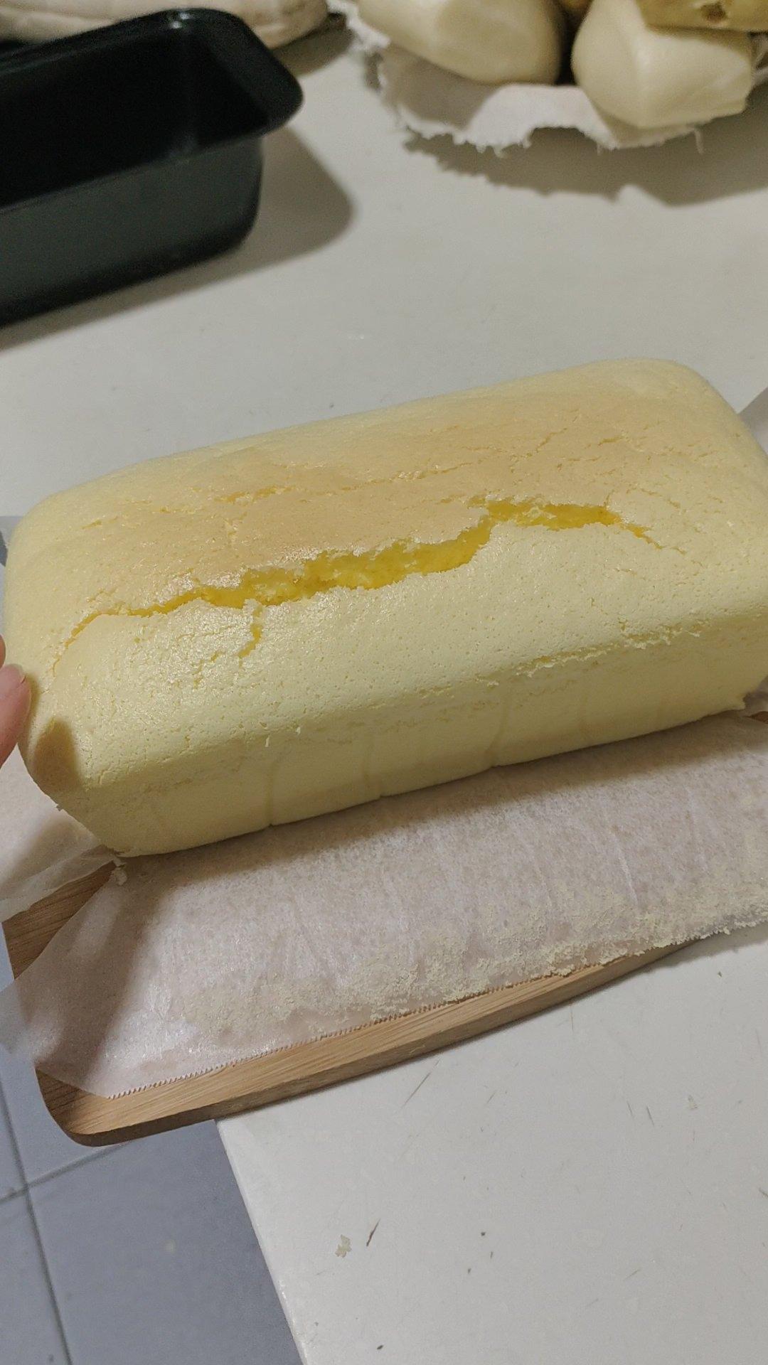 堪比柯基屁股
爆浆芝士🧀古早蛋糕