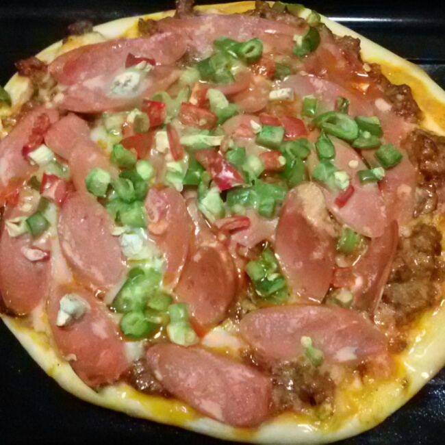 薄饼脆皮火腿pizza