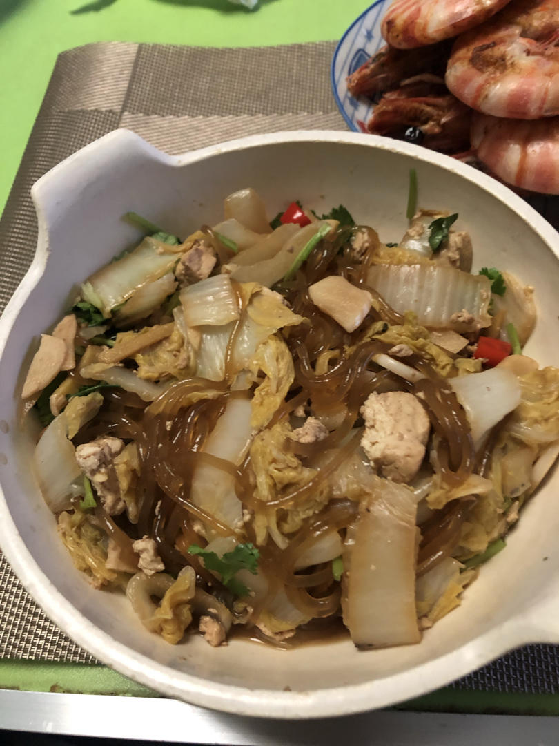 家常白菜粉条炖豆腐
