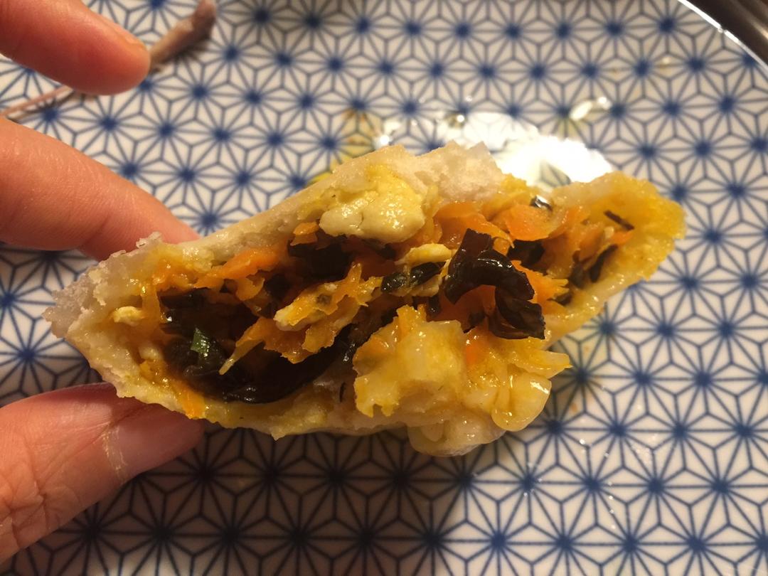 胡萝卜木耳鸡蛋素包子