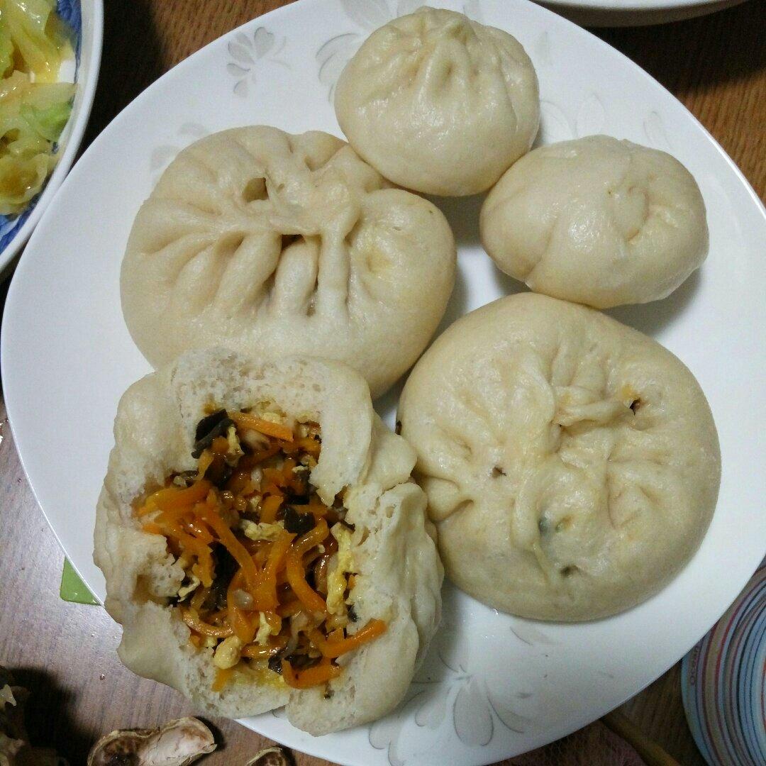 胡萝卜木耳鸡蛋素包子