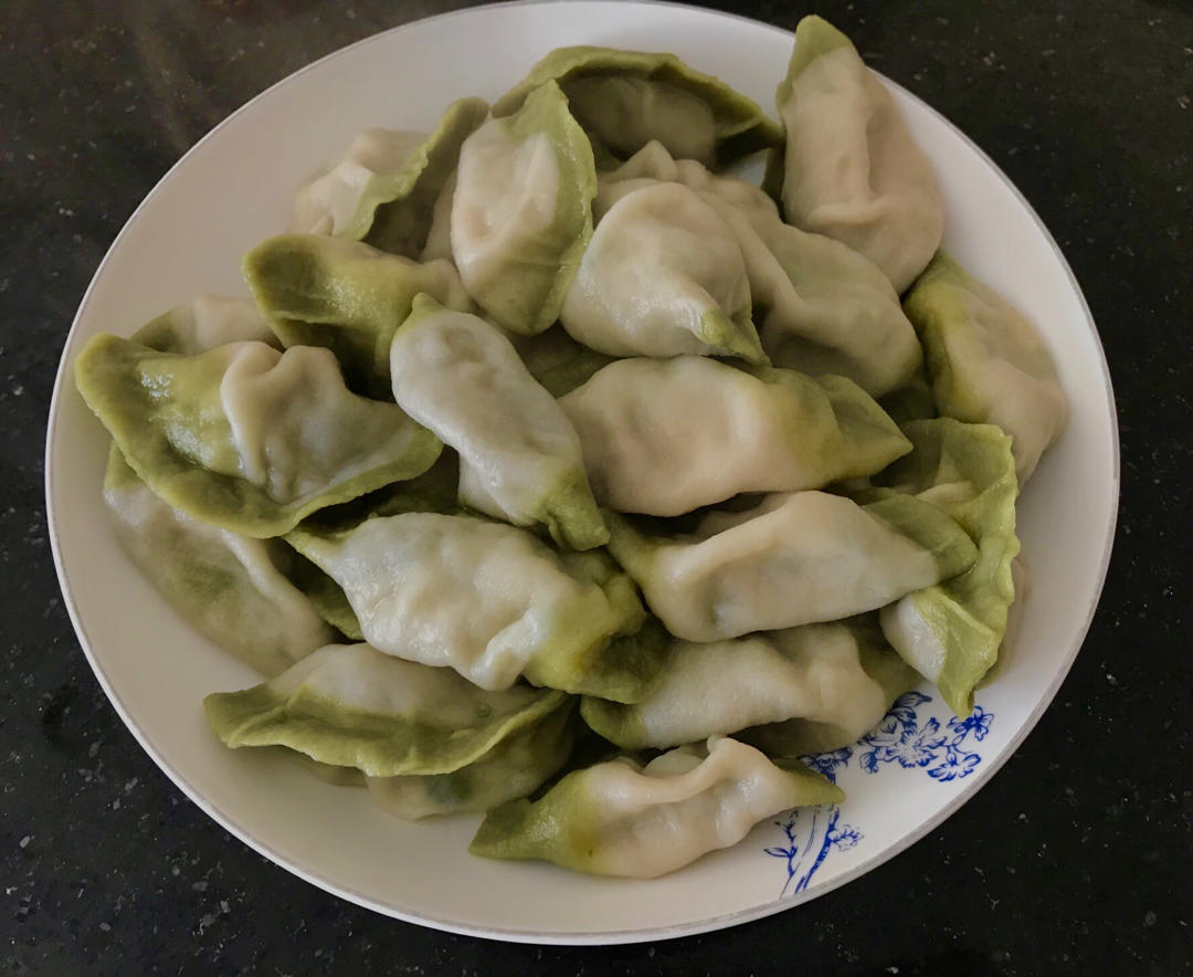 翡翠白玉白菜饺子详细版（附翡翠白玉白菜饺子包法，翡翠白玉饺子皮两种制法，面包机和面，翡翠白玉烧卖，各种馅料搭配）