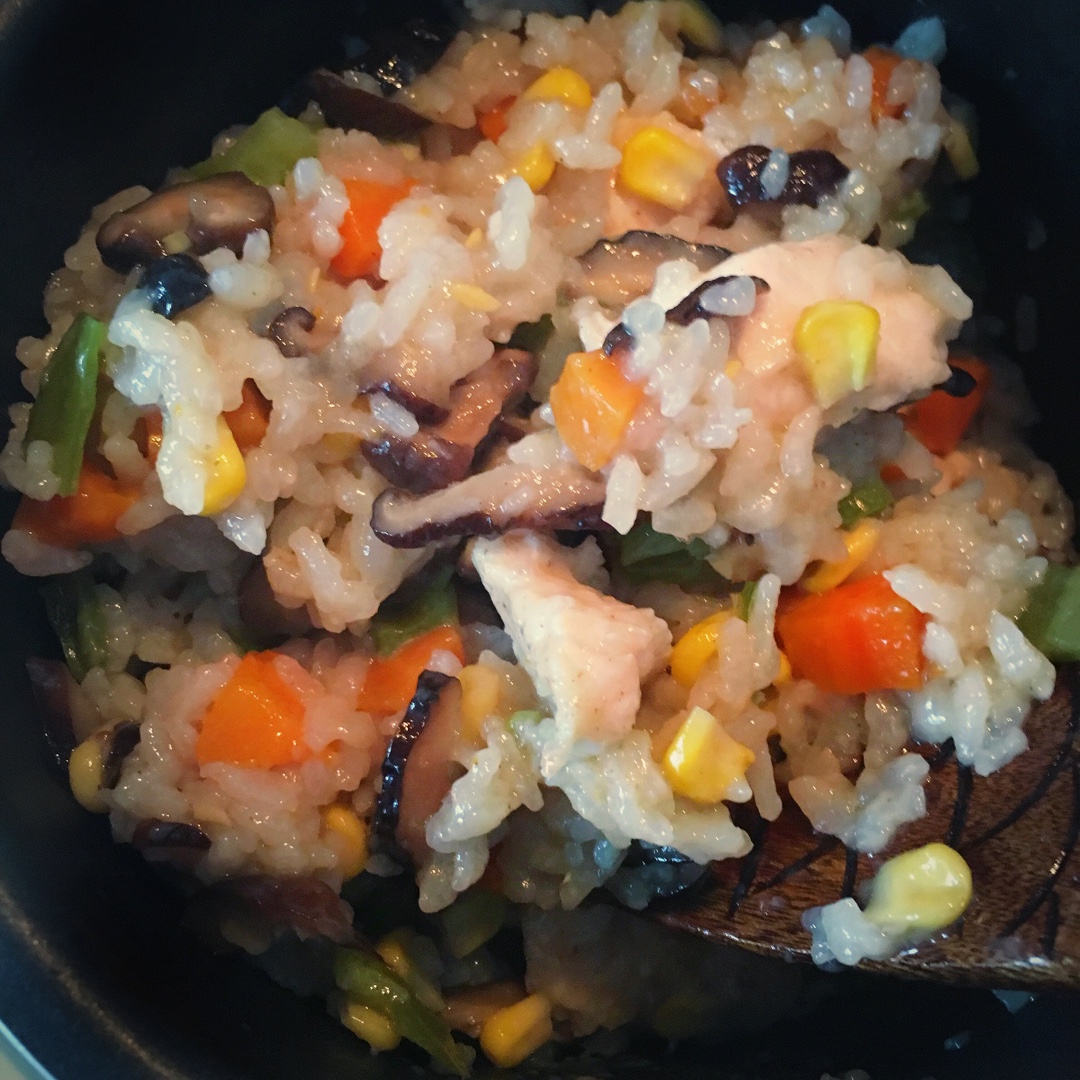 香菇滑鸡焖饭