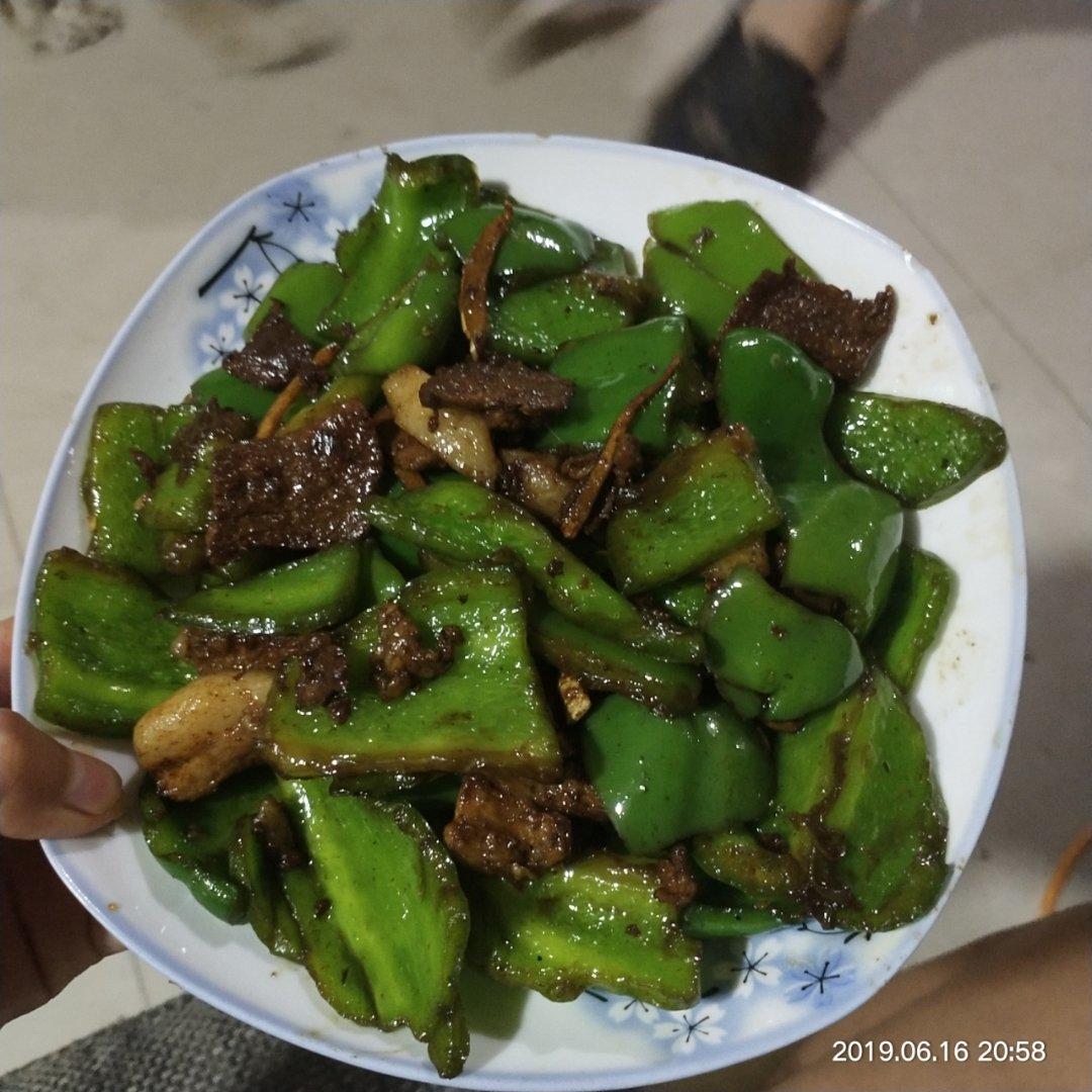 青椒炒肉