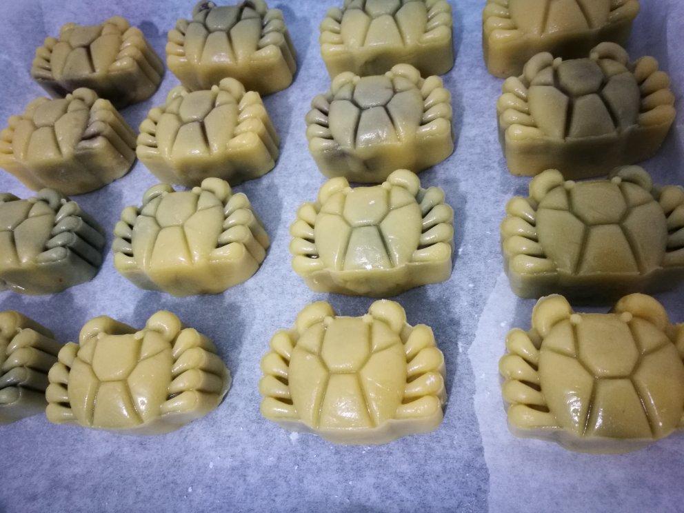 广式月饼－－蛋黄豆沙月饼