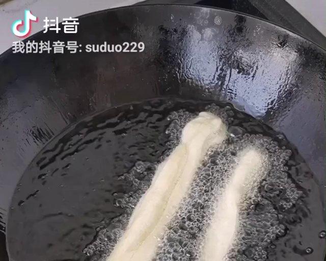 自制油条（炸油条）的做法 步骤8