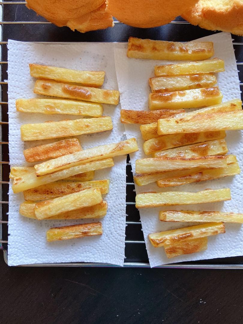 谁说孩子不能吃薯条？别人家孩子吃薯条也健康！
婴儿烤箱版薯条