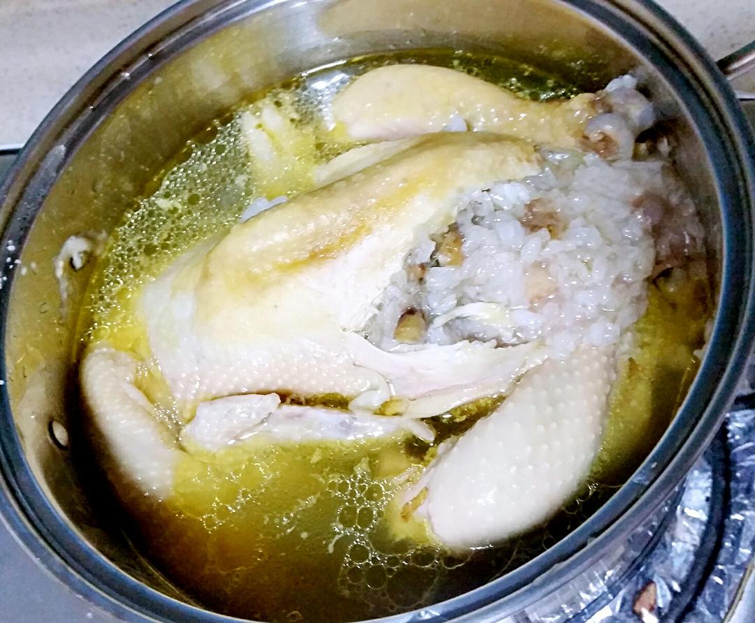 参鸡汤（Samgyetang）