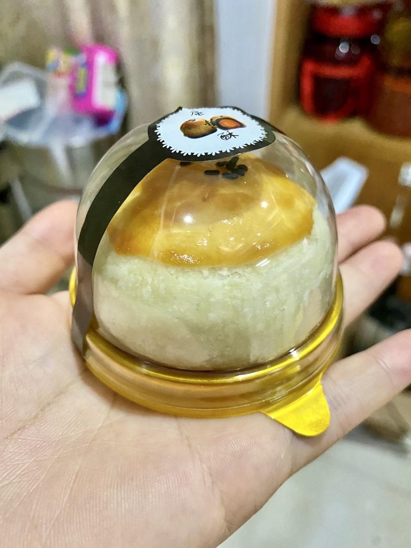 肉松麻薯蛋黄酥——(揉麻薯不烫手的小诀窍)