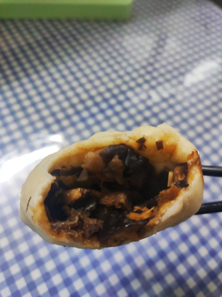 香菇酱肉包