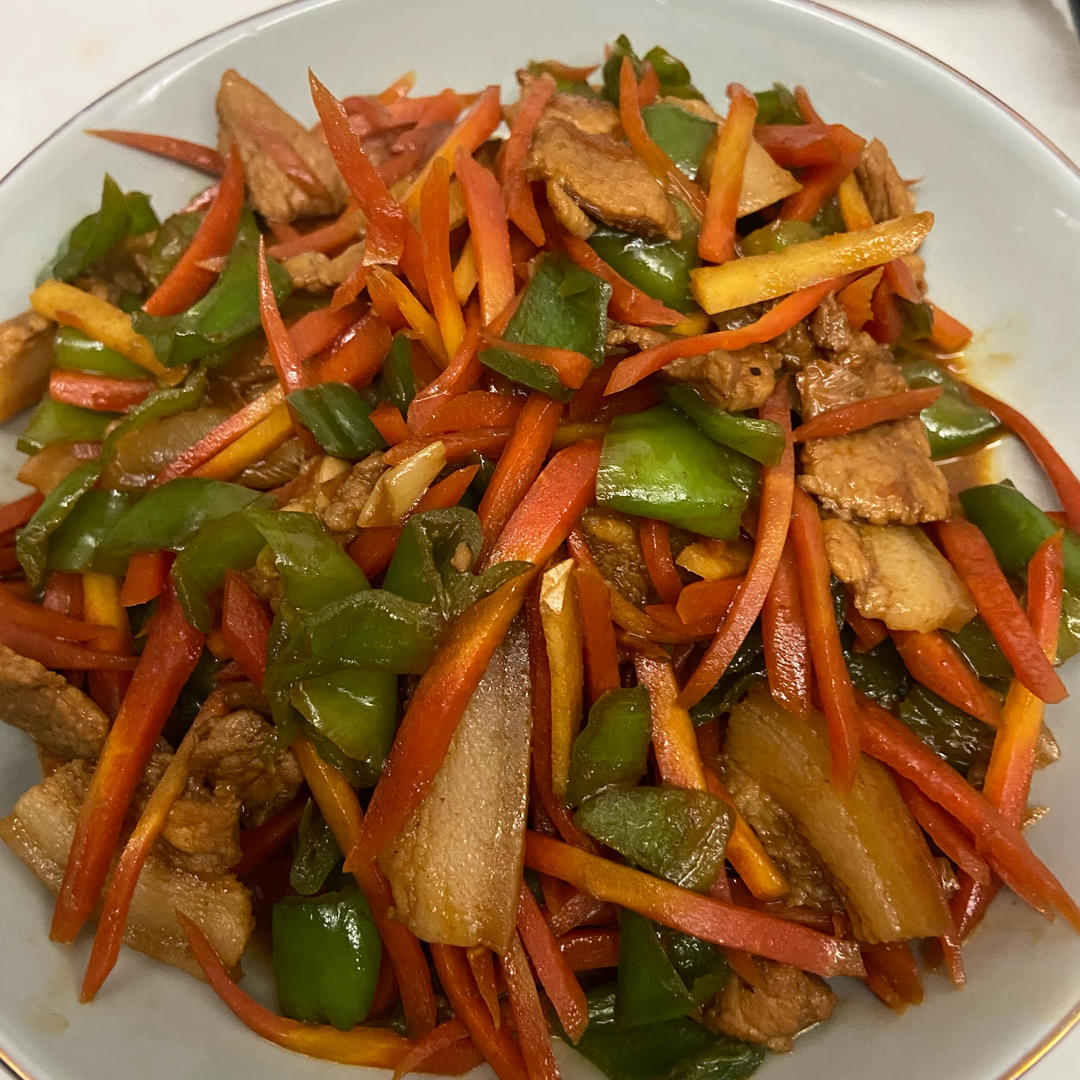 超级下饭胡萝卜丝炒肉