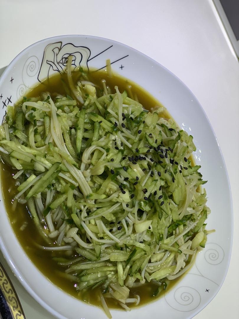 金针菇拌黄瓜丝