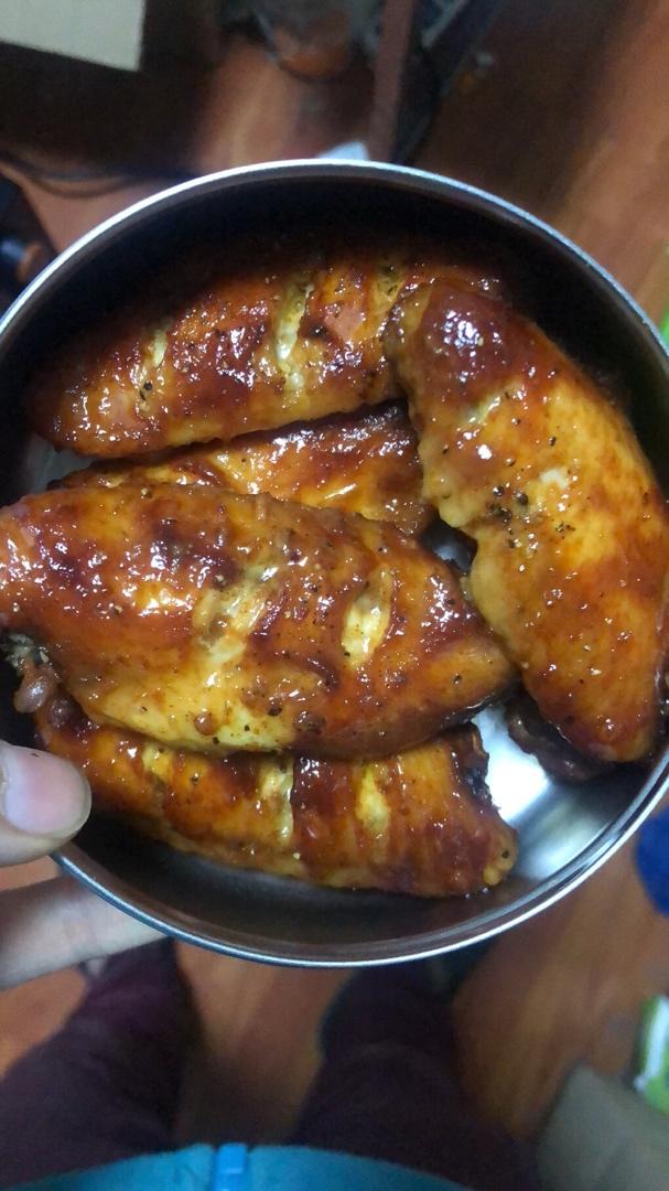 奥尔良烤鸡翅 还没摆盘就被抢光了