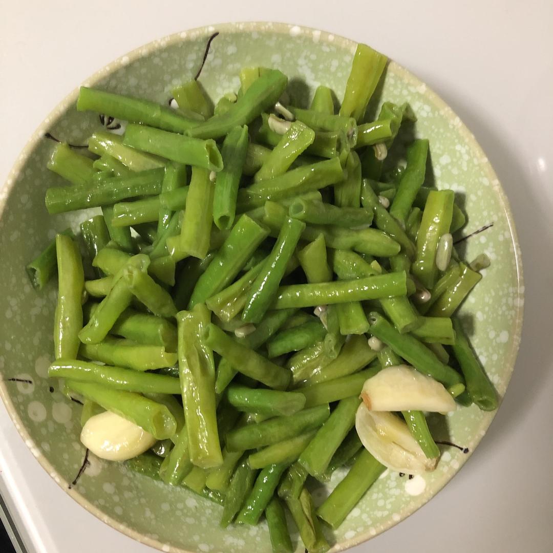 蒜炒豇豆（长豆角）