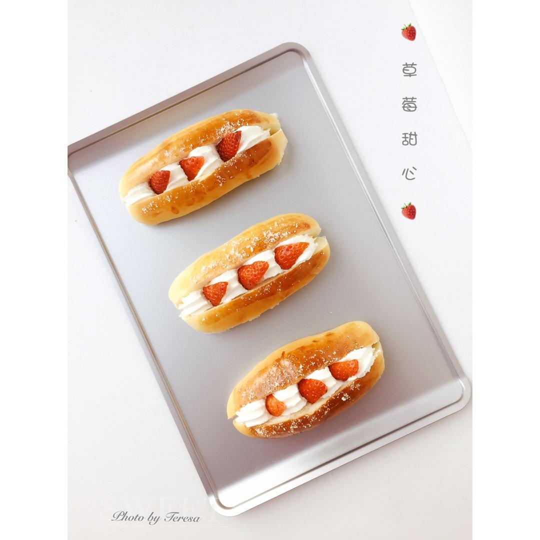 草莓甜心面包（酸奶奶油霜）