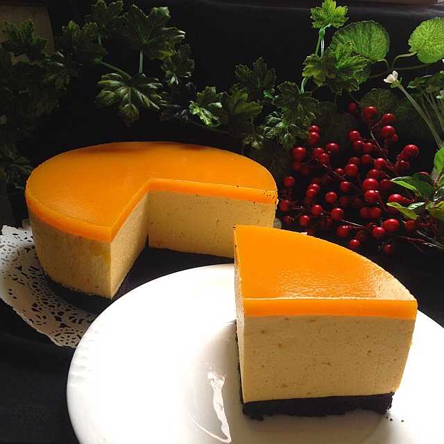 做过 芒果慕斯蛋糕 第一次做镜面是按方子做的太厚实表面